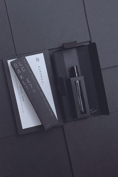 【BLACK LETTERS】"香水(KUROMOJI)"